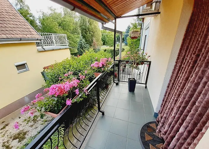 Szoke Nyaralo Дом отдыха *